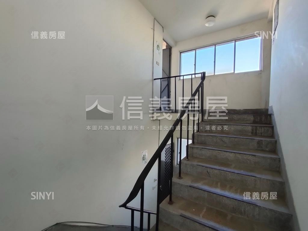 成大小東頂加大使用空間房屋室內格局與周邊環境