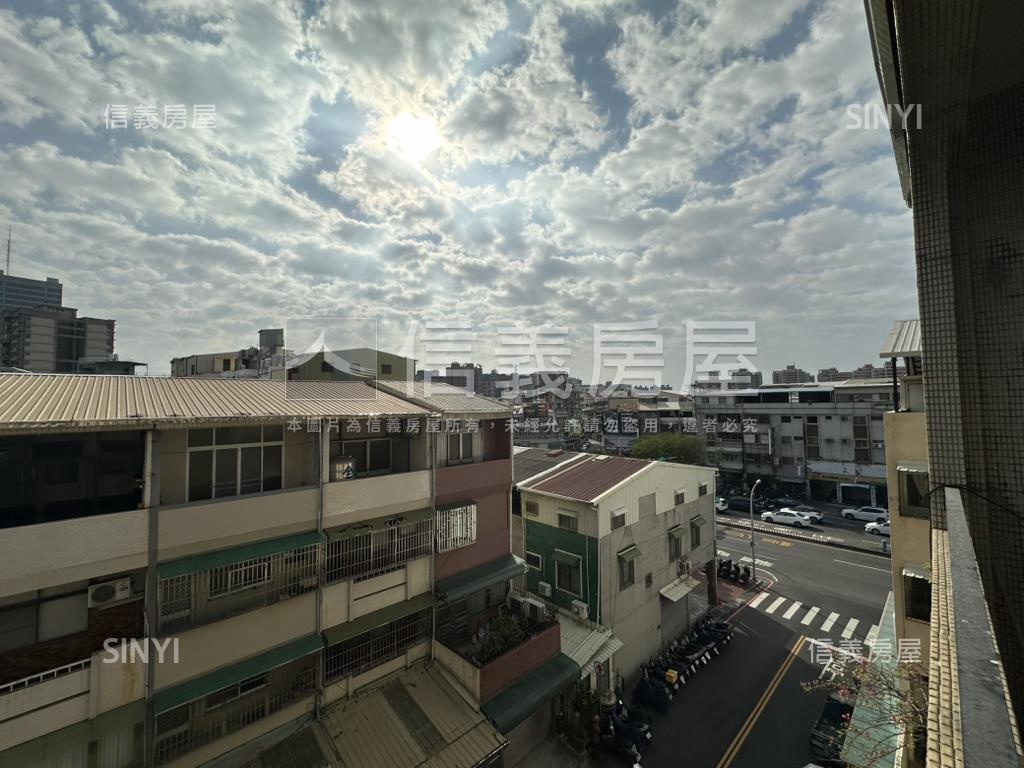 成大小東頂加大使用空間房屋室內格局與周邊環境