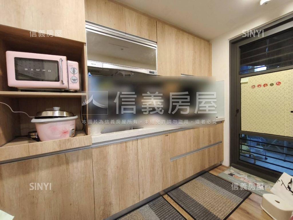 青埔站前次頂樓兩房雙衛浴房屋室內格局與周邊環境