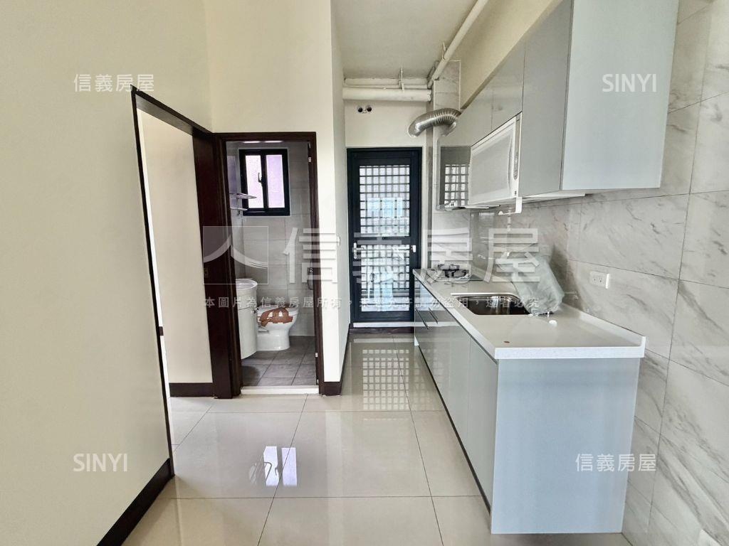 仁武安樂一街三房平車全新房屋室內格局與周邊環境