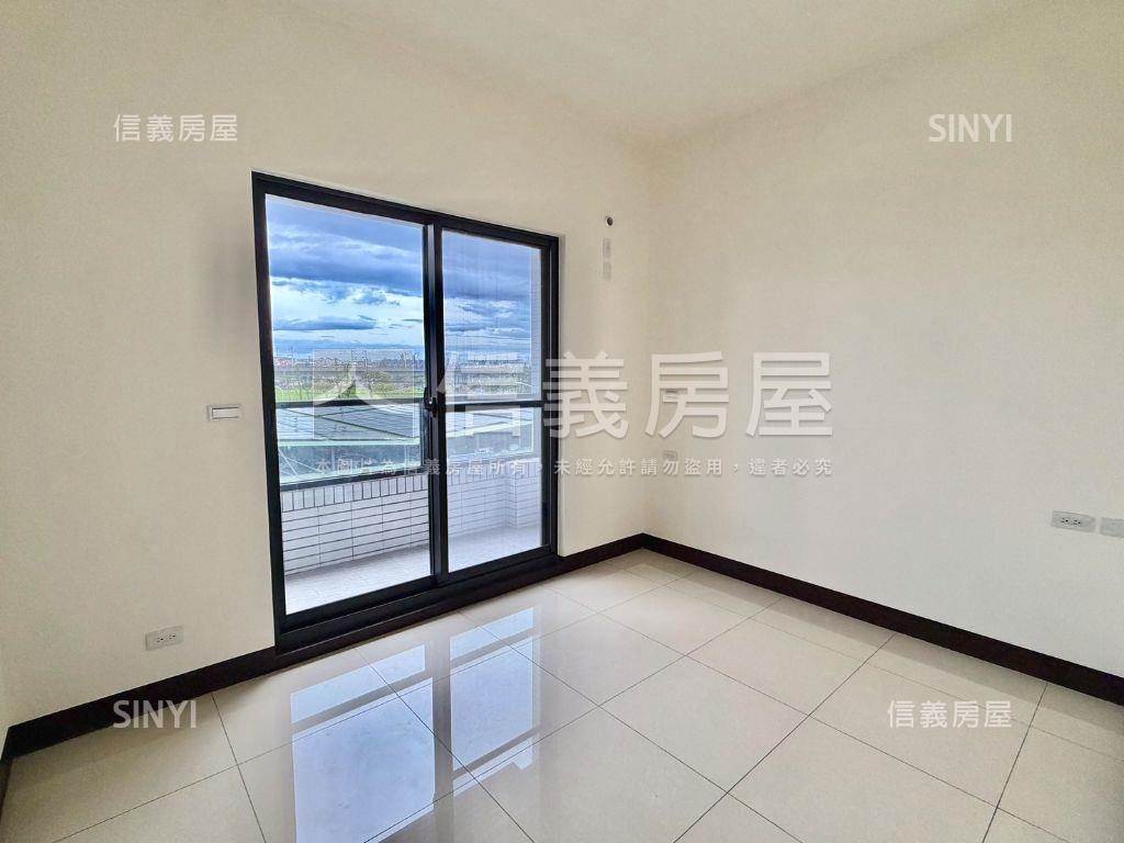 仁武安樂一街三房平車全新房屋室內格局與周邊環境