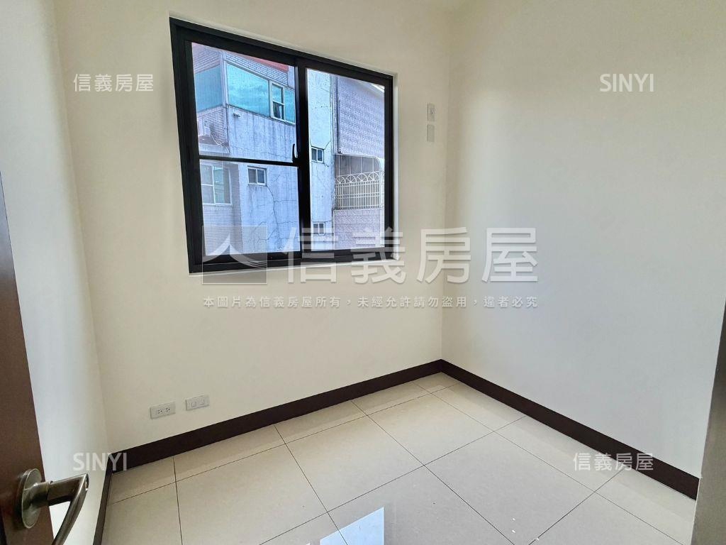 仁武安樂一街三房平車全新房屋室內格局與周邊環境