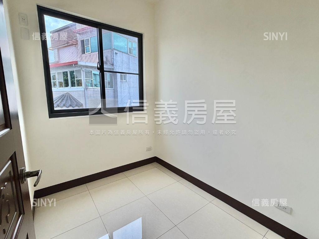 仁武安樂一街三房平車全新房屋室內格局與周邊環境