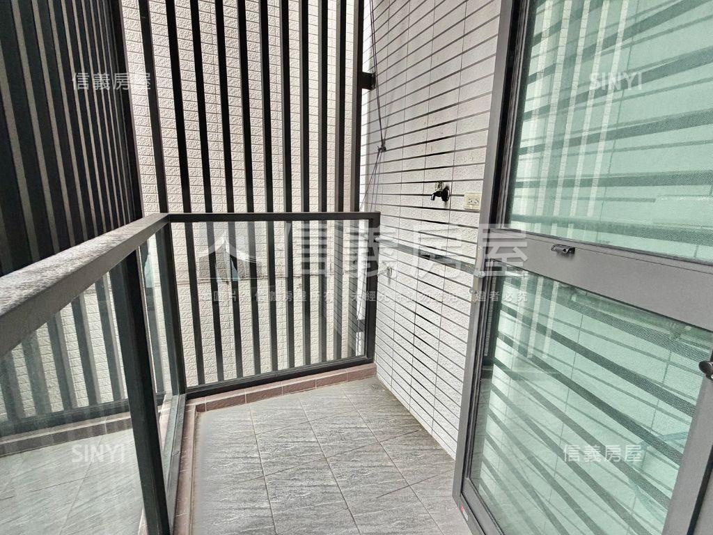 仁武安樂一街三房平車全新房屋室內格局與周邊環境