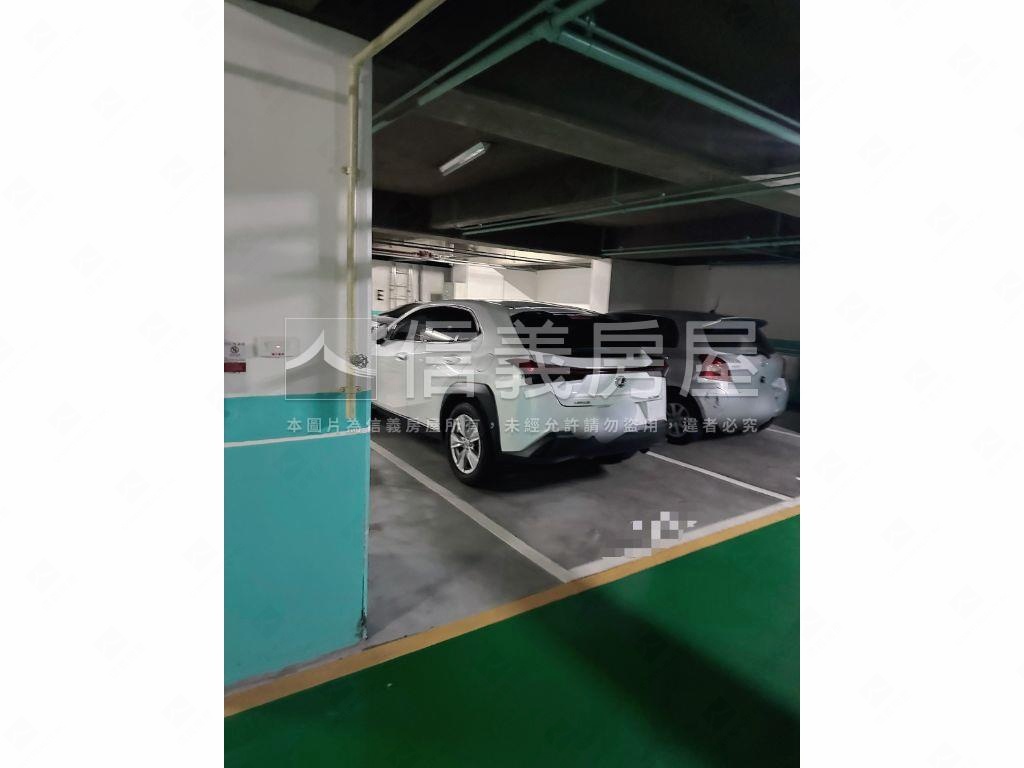 成功大道外棟採光大三房房屋室內格局與周邊環境