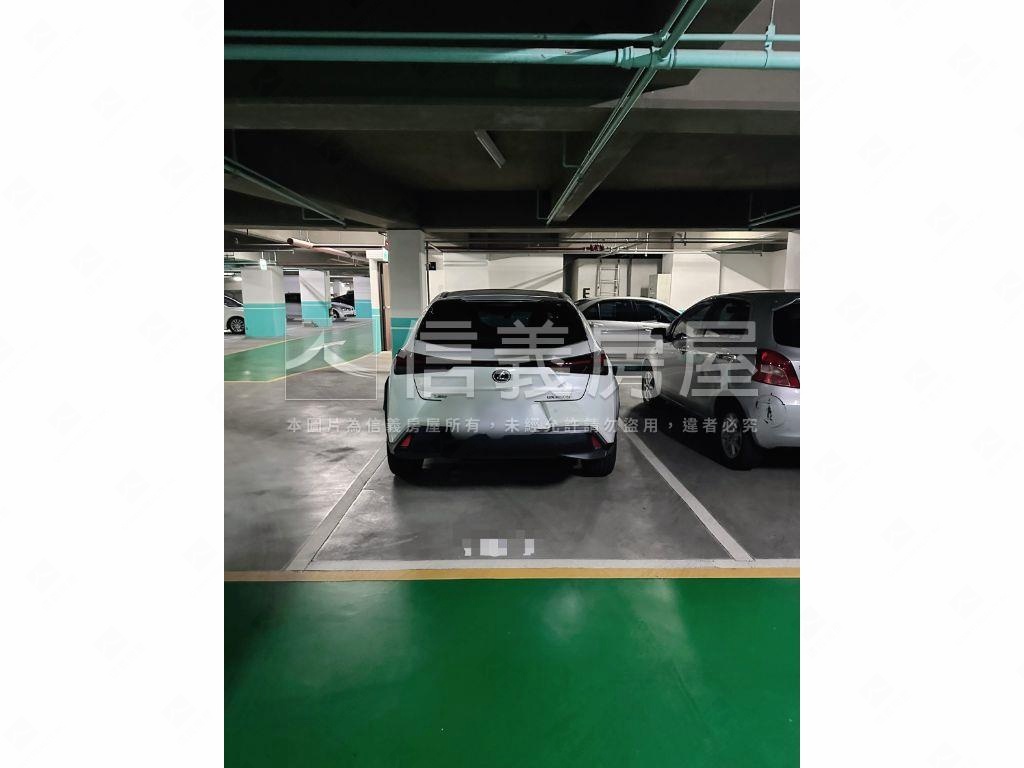 成功大道外棟採光大三房房屋室內格局與周邊環境