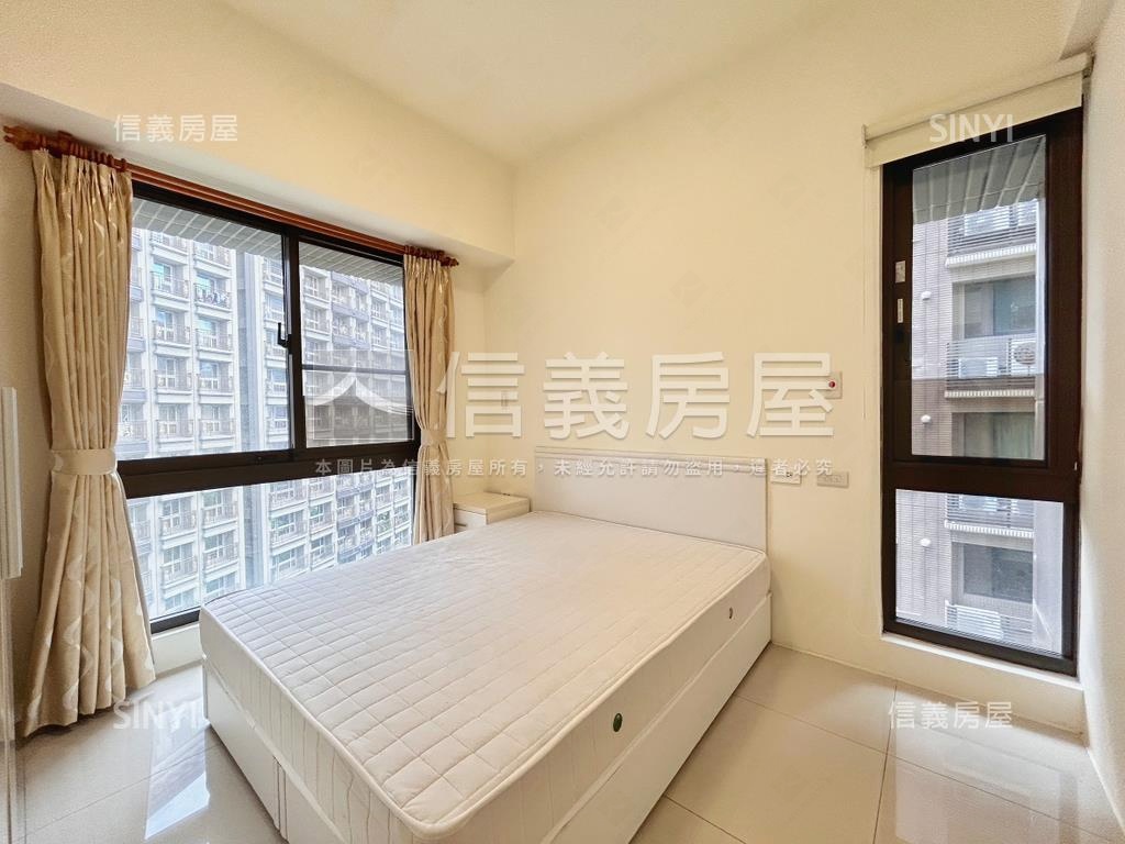 佳穎ＨＯＭＥＴＥＬ亮兩房房屋室內格局與周邊環境