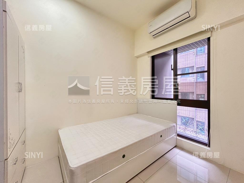 佳穎ＨＯＭＥＴＥＬ亮兩房房屋室內格局與周邊環境