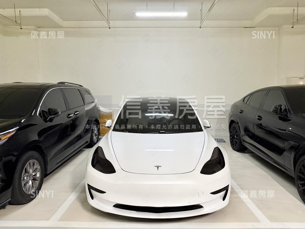 亞灣高樓景觀大２房平車房屋室內格局與周邊環境
