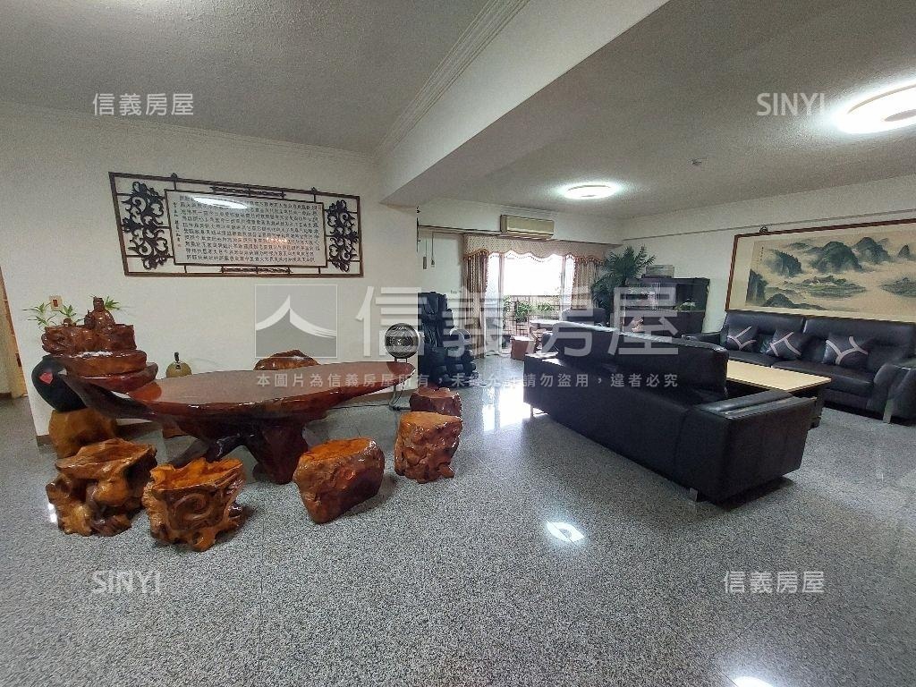 西區頂樓採光大四房兩車位房屋室內格局與周邊環境