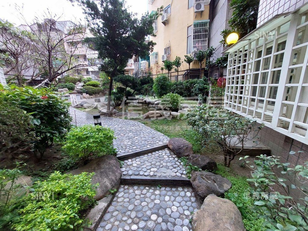 西區頂樓採光大四房兩車位房屋室內格局與周邊環境