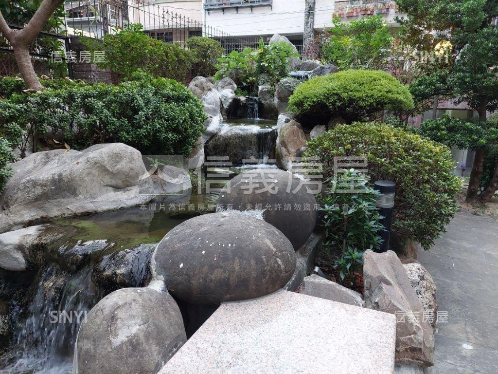 西區頂樓採光大四房兩車位房屋室內格局與周邊環境