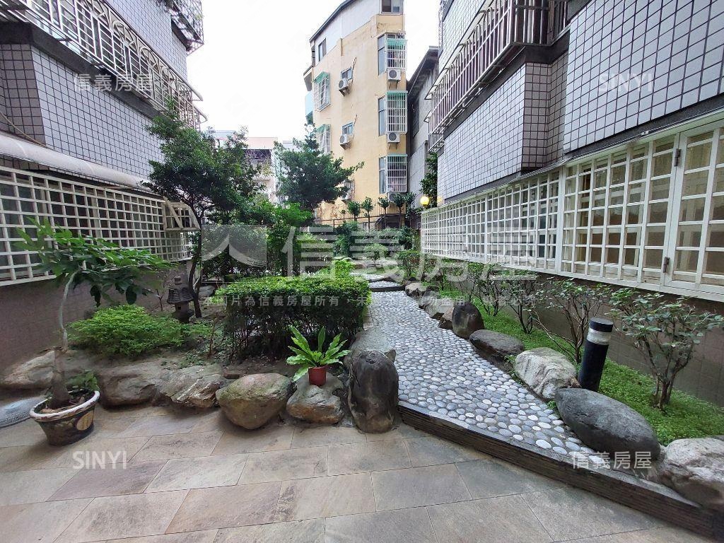 西區頂樓採光大四房兩車位房屋室內格局與周邊環境