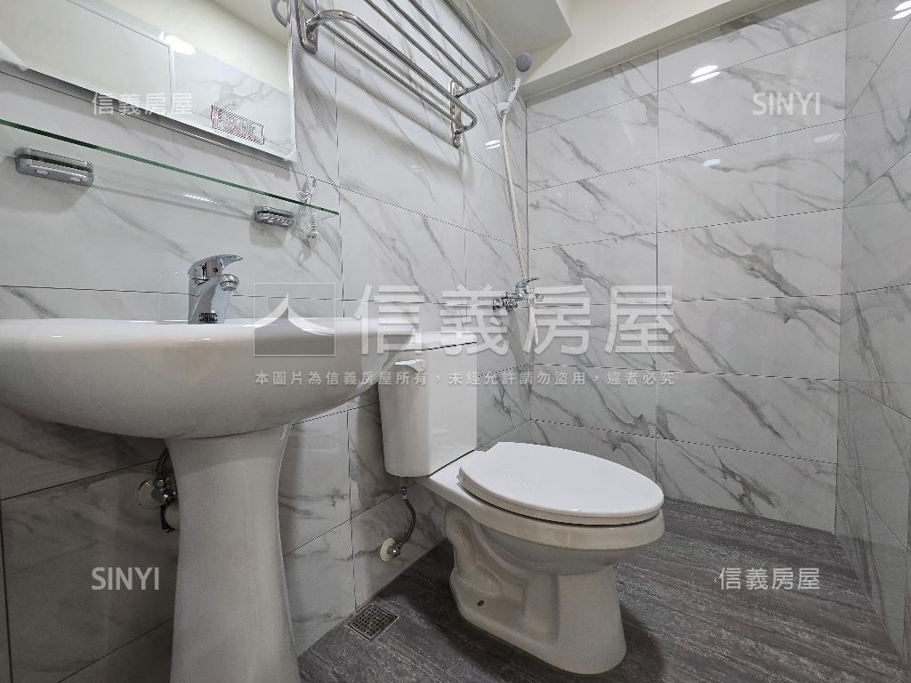 ⭐夯電梯兩房兩衛附車位房屋室內格局與周邊環境