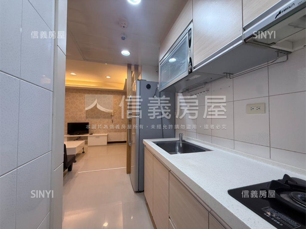 強案中山會館高樓層附車位房屋室內格局與周邊環境