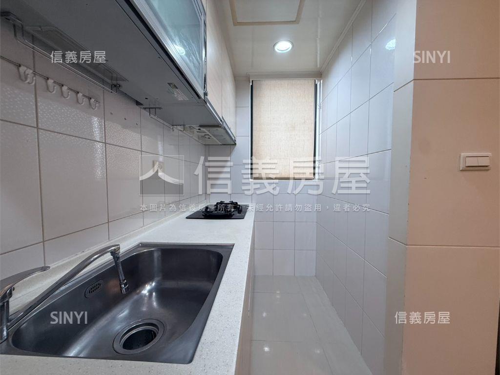 強案中山會館高樓層附車位房屋室內格局與周邊環境