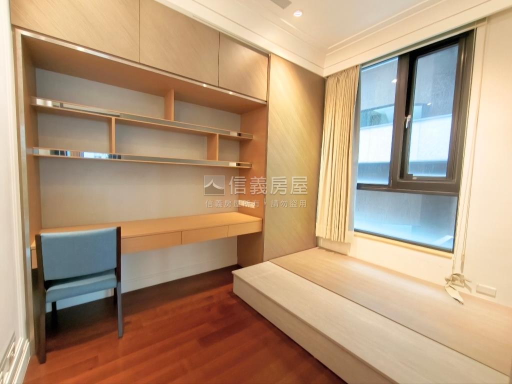 遠雄紐約高樓２房有車位房屋室內格局與周邊環境