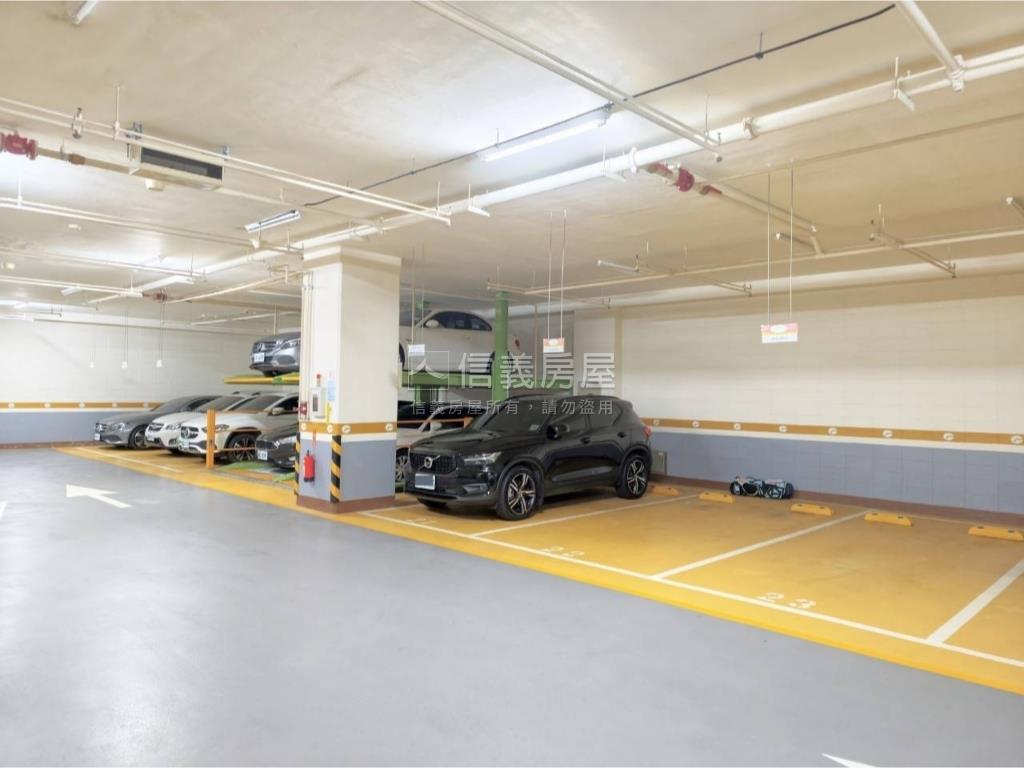 遠雄紐約高樓２房有車位房屋室內格局與周邊環境