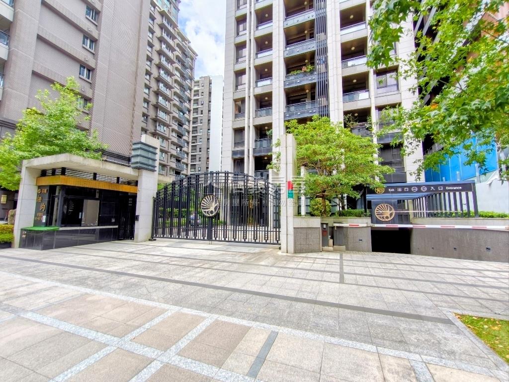 遠雄紐約高樓２房有車位房屋室內格局與周邊環境