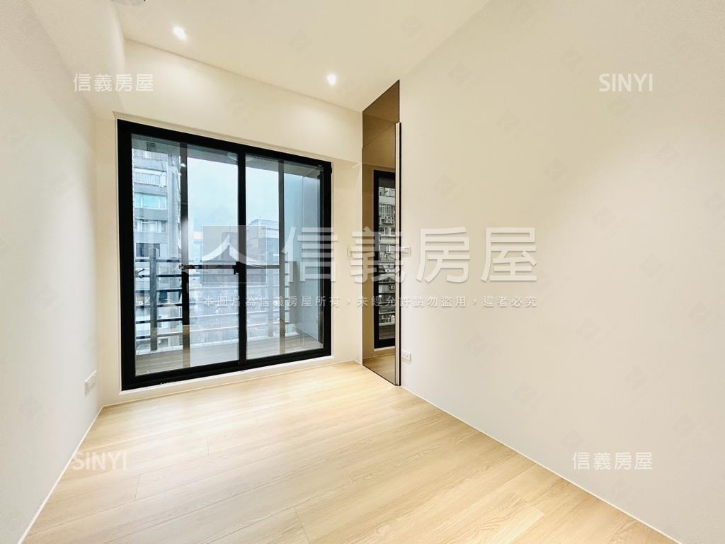 雙敦三房帶坡平雙車位房屋室內格局與周邊環境