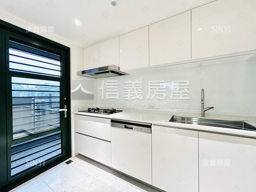 雙敦三房帶坡平雙車位房屋室內格局與周邊環境