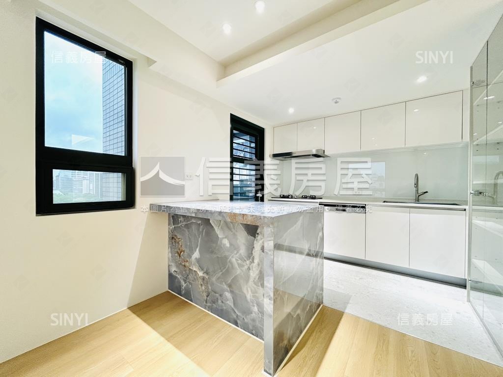 雙敦三房帶坡平雙車位房屋室內格局與周邊環境