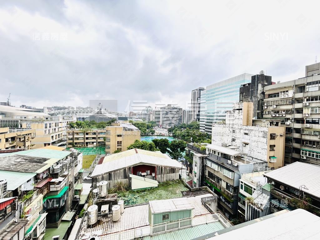 雙敦三房帶坡平雙車位房屋室內格局與周邊環境