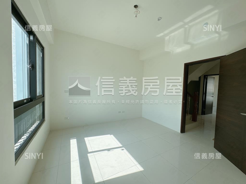 全新完工多戶可選臨路墅Ｄ房屋室內格局與周邊環境