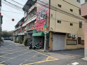 中山路鬧區金雞邊間店套