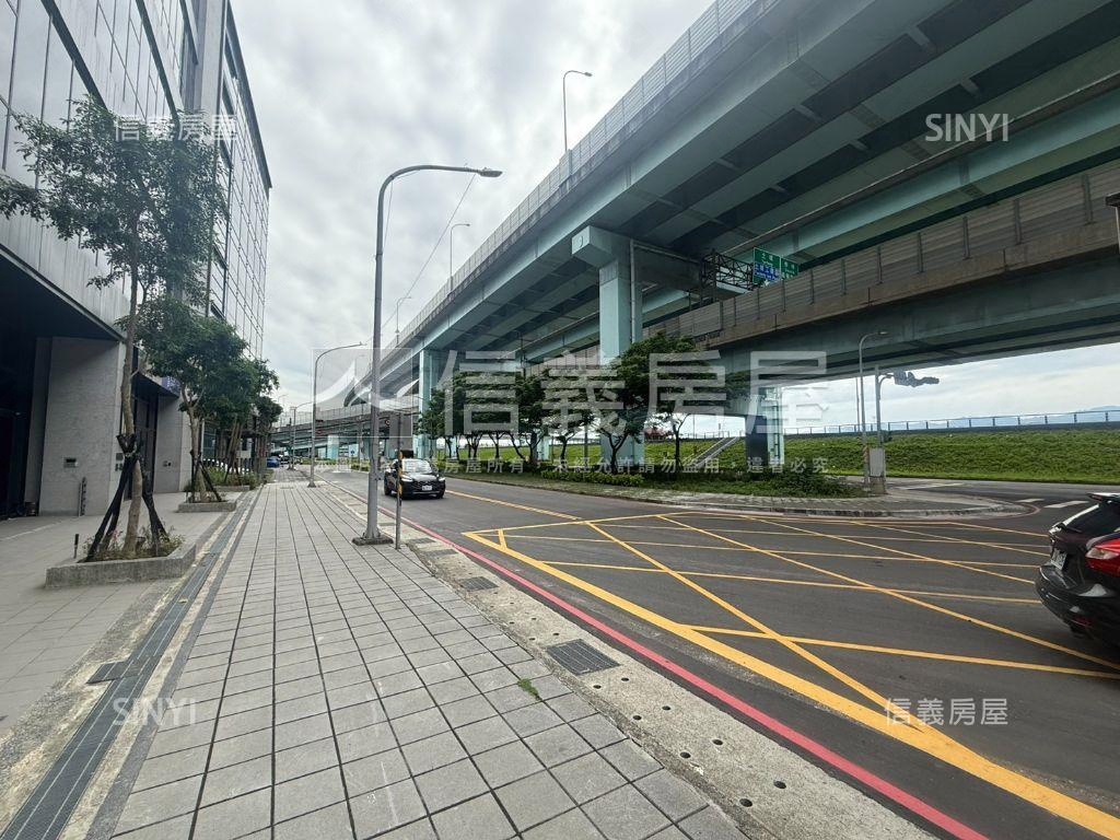 智富時代挑高廠辦★店面房屋室內格局與周邊環境