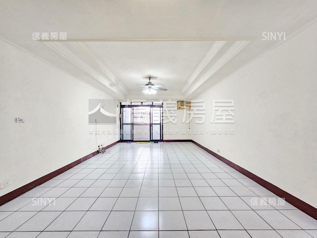 專任大地庭園三房車位房屋室內格局與周邊環境