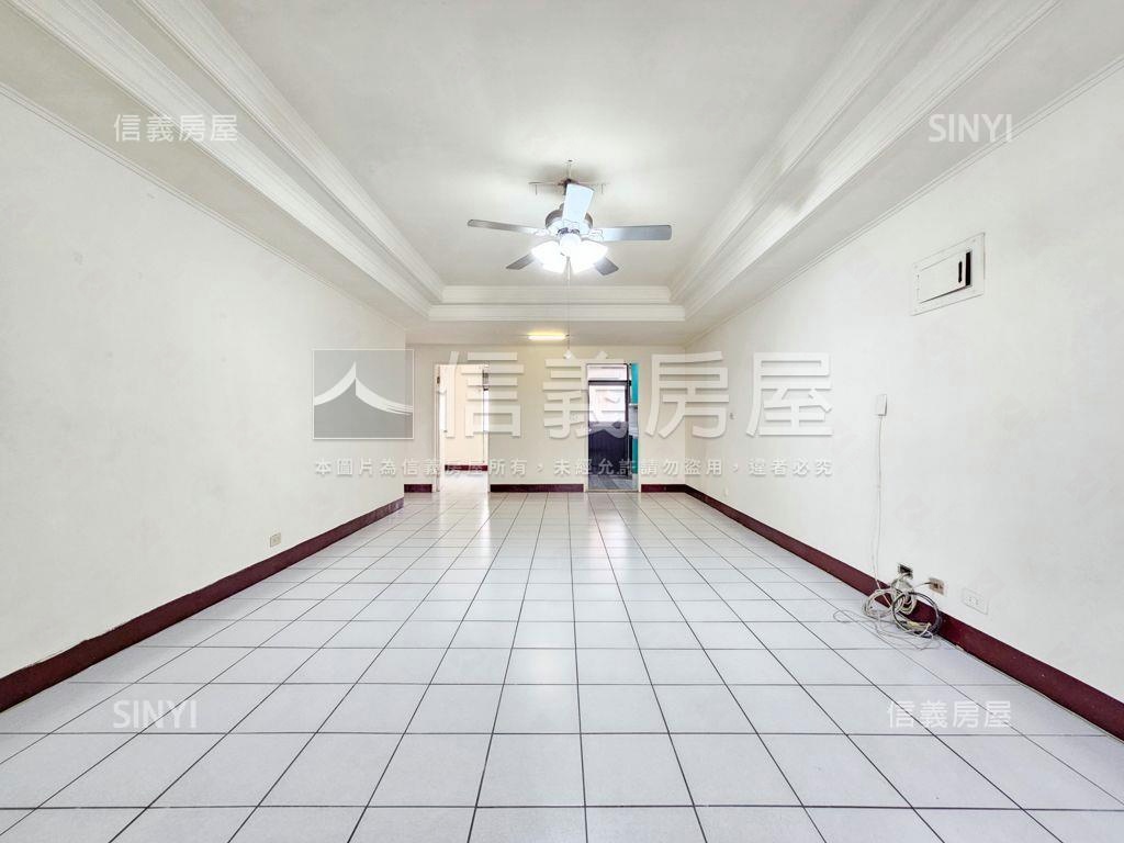 專任大地庭園三房車位房屋室內格局與周邊環境