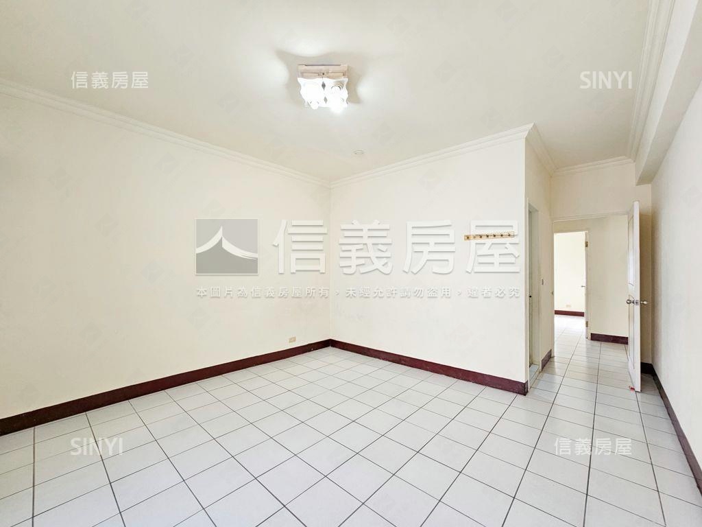 專任大地庭園三房車位房屋室內格局與周邊環境