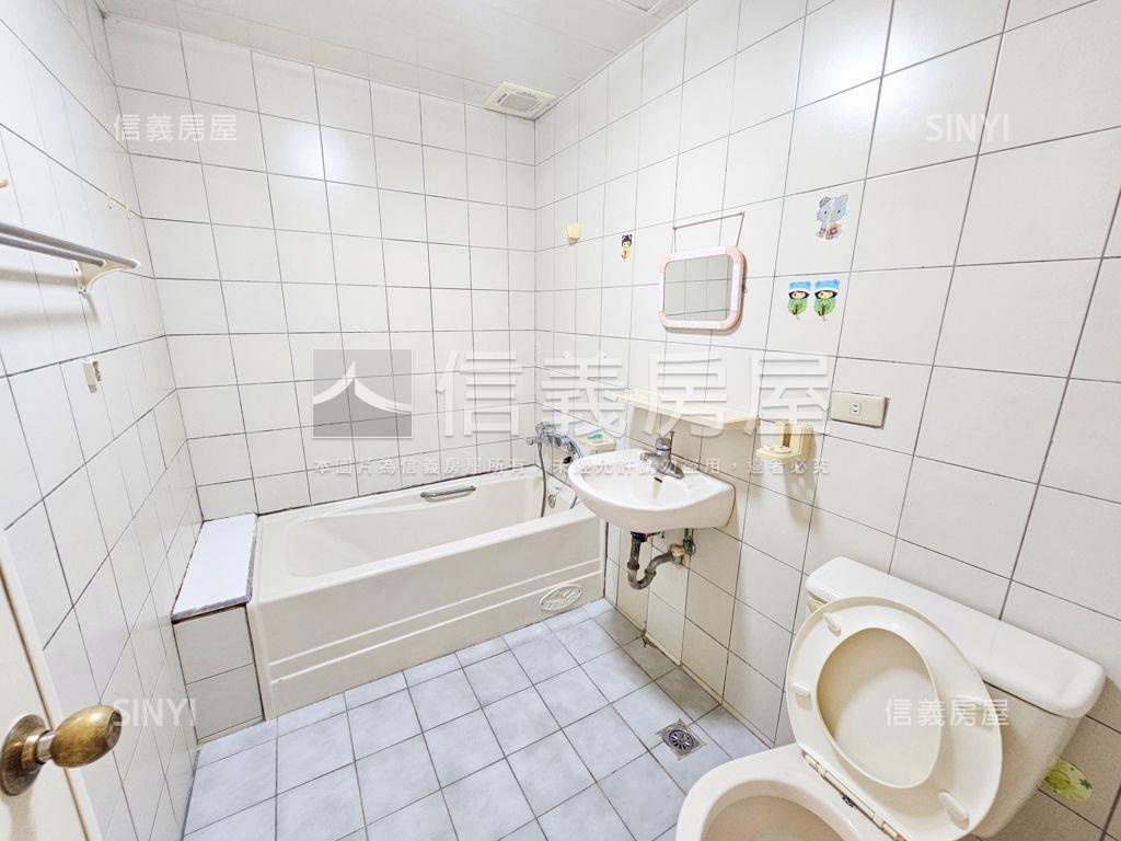 專任大地庭園三房車位房屋室內格局與周邊環境