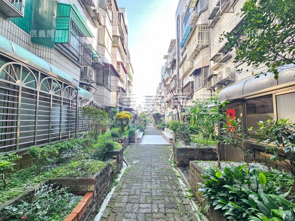 專任大地庭園三房車位房屋室內格局與周邊環境