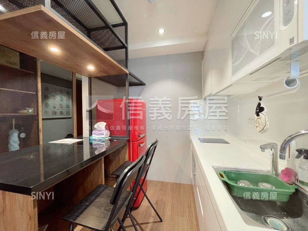 Ｊ１２溫馨家庭電動車位房屋室內格局與周邊環境