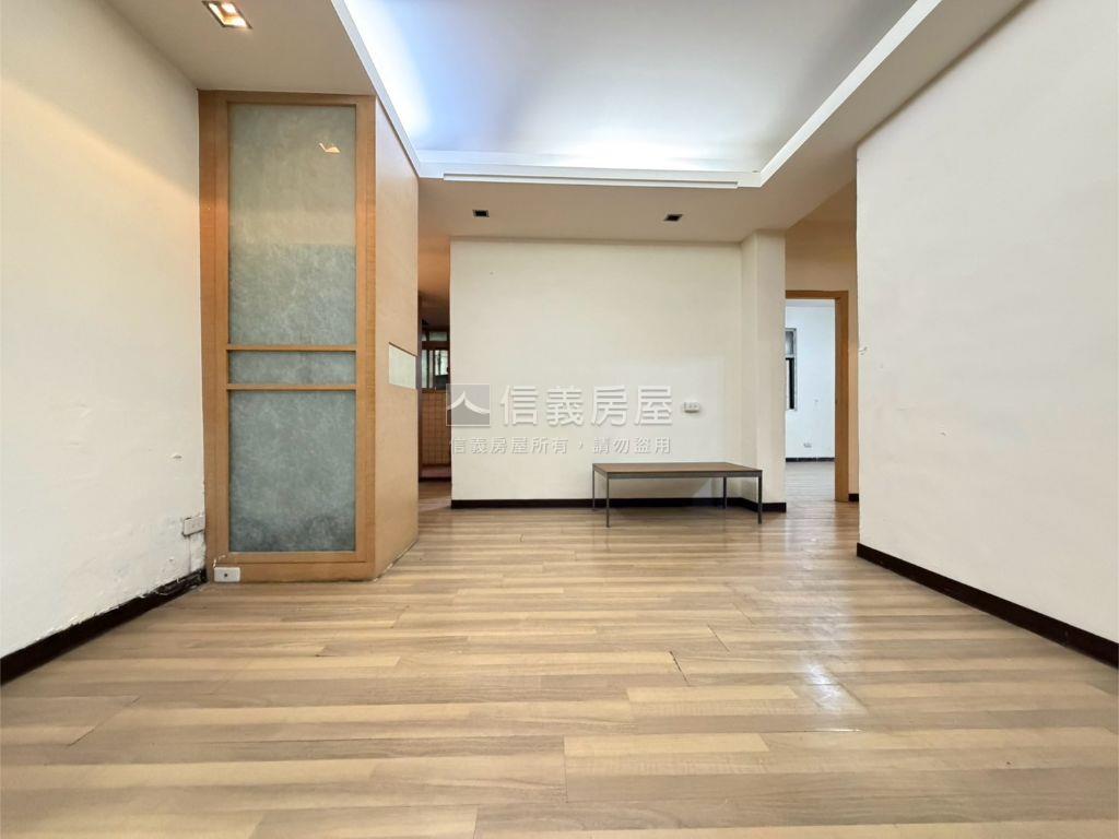 近板橋邊間三房房屋室內格局與周邊環境