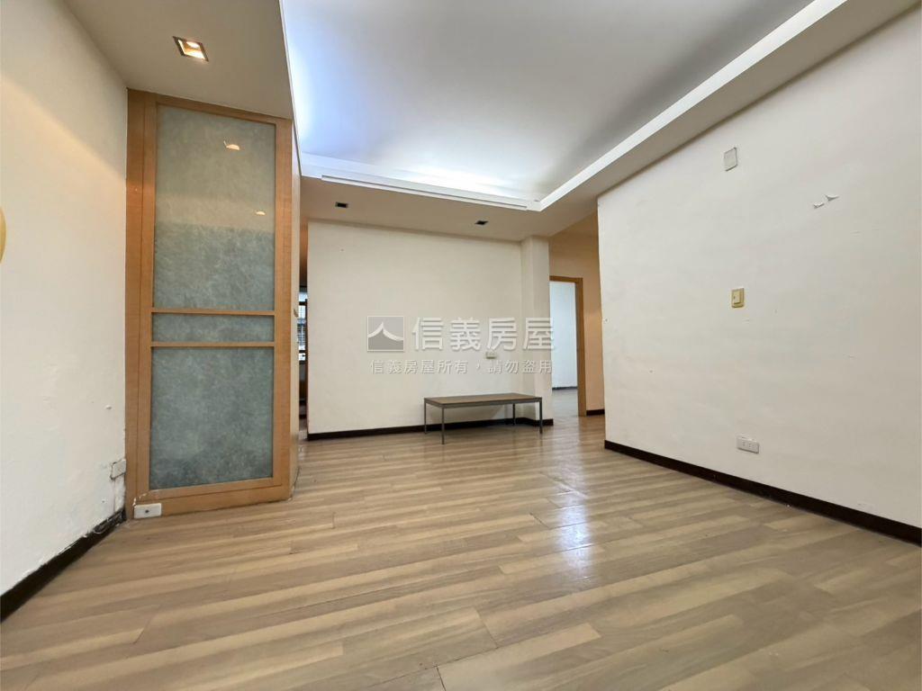 近板橋邊間三房房屋室內格局與周邊環境
