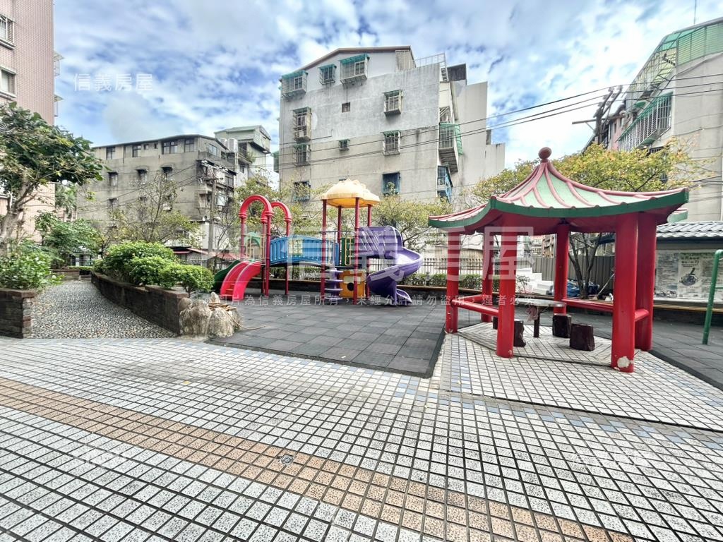 大時代花園。面中庭美屋房屋室內格局與周邊環境
