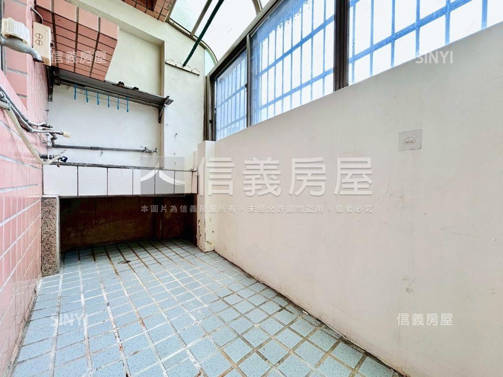 龍之鄉✦中興商圈三房車位房屋室內格局與周邊環境