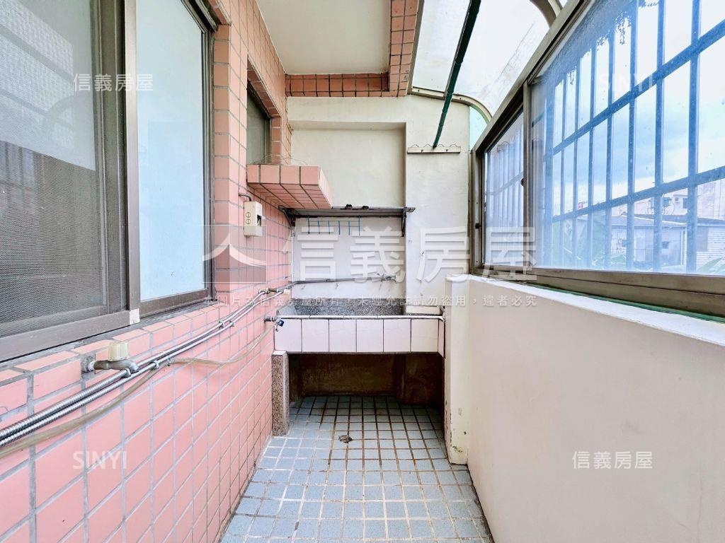龍之鄉✦中興商圈三房車位房屋室內格局與周邊環境