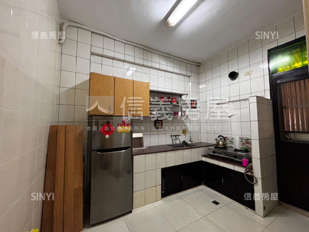 基隆仁愛區一樓美屋房屋室內格局與周邊環境