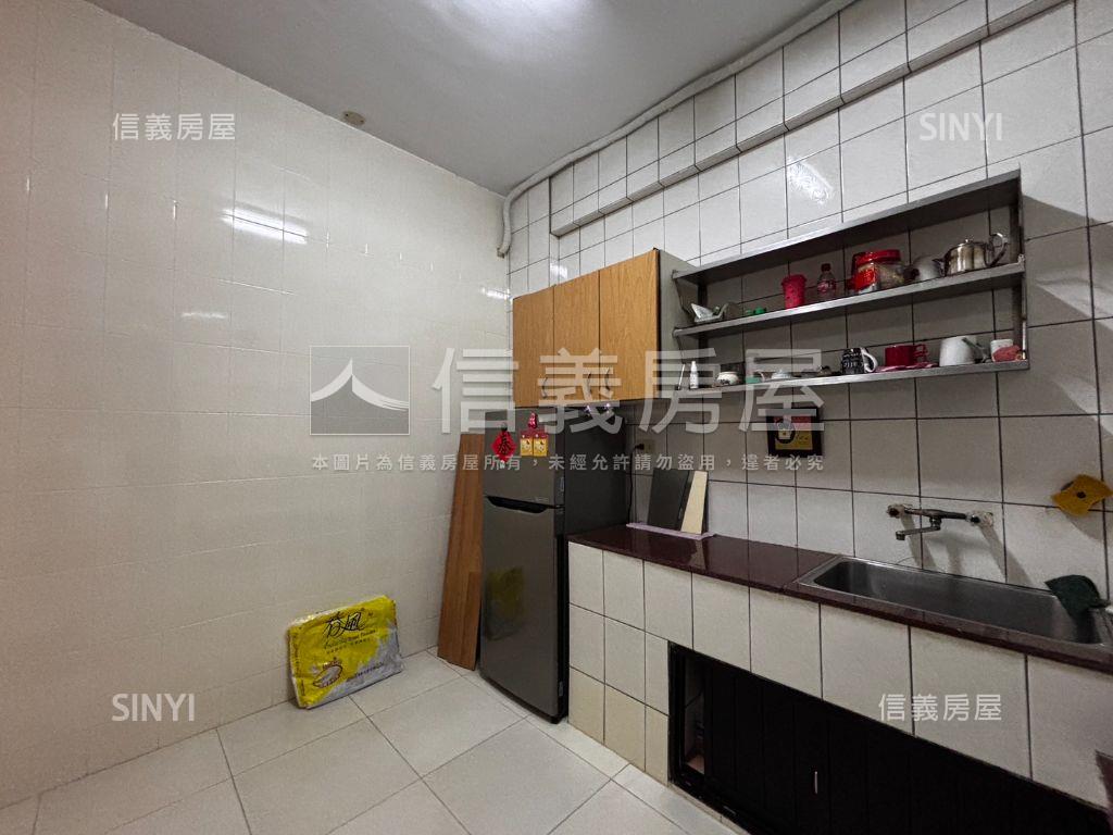 基隆仁愛區一樓美屋房屋室內格局與周邊環境