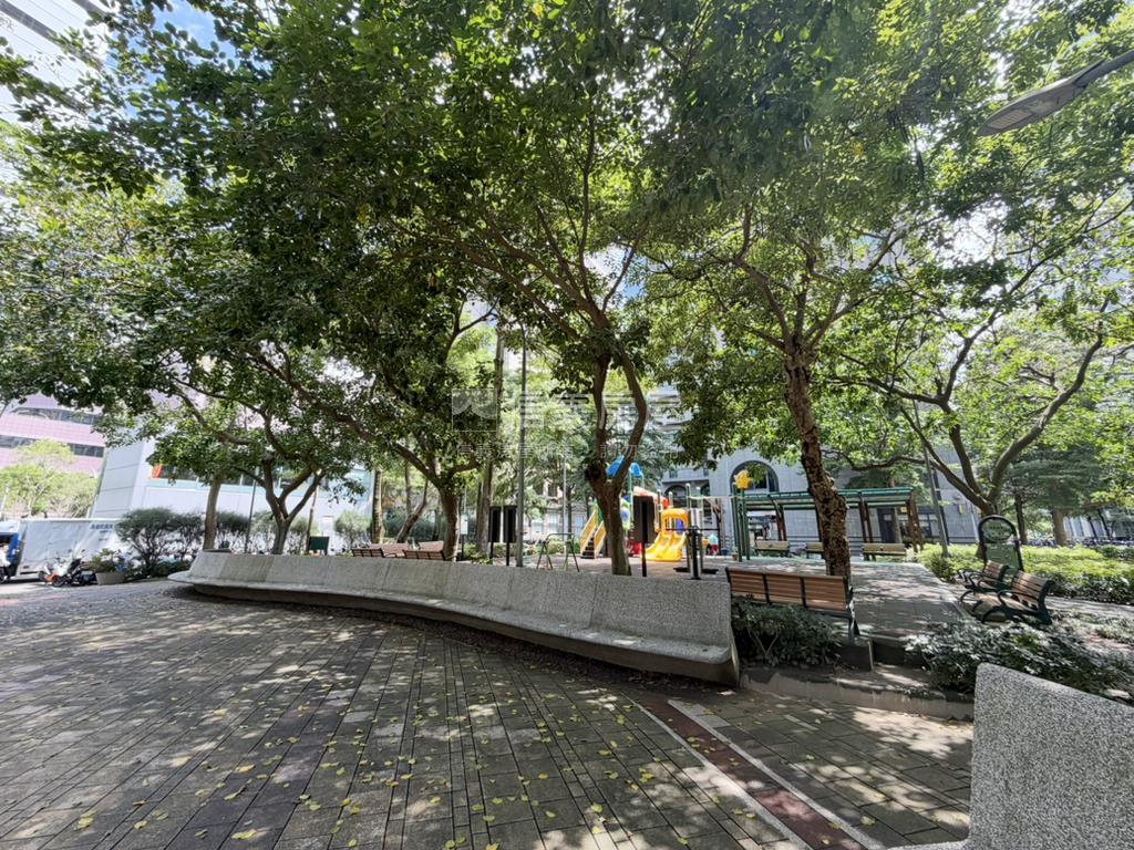 計劃區捷運公園首席房屋室內格局與周邊環境