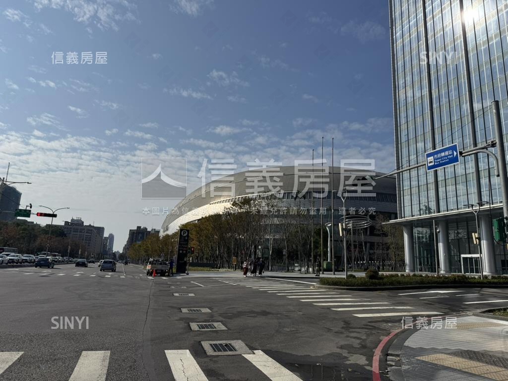 大巨蛋三角窗店面房屋室內格局與周邊環境