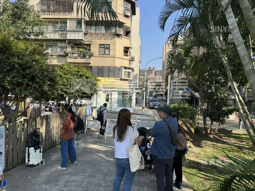 大巨蛋三角窗店面房屋室內格局與周邊環境