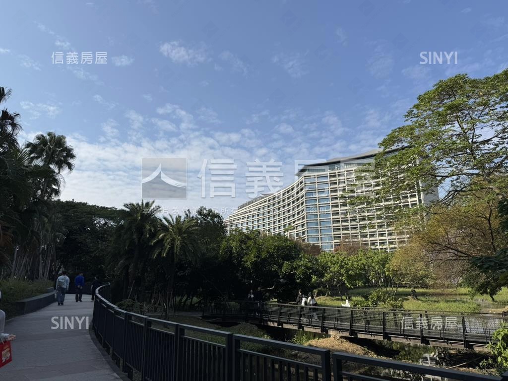 大巨蛋三角窗店面房屋室內格局與周邊環境