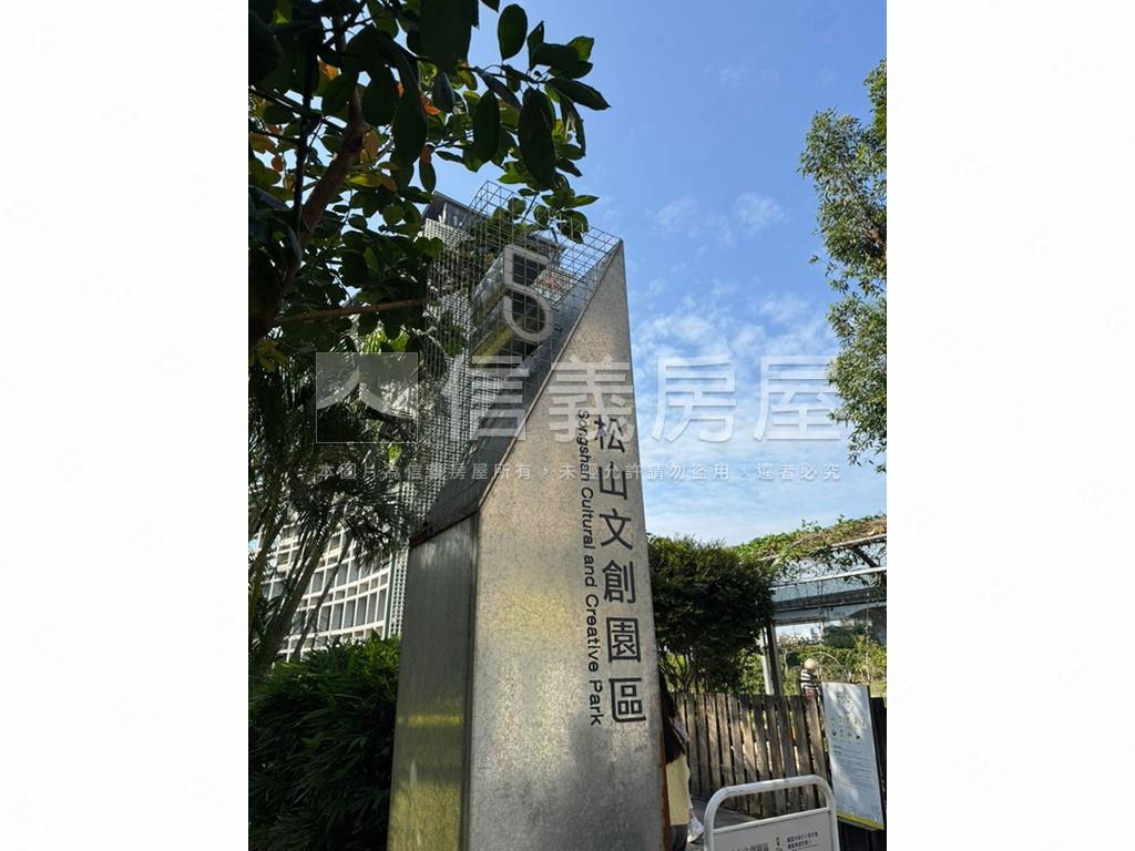 大巨蛋三角窗店面房屋室內格局與周邊環境