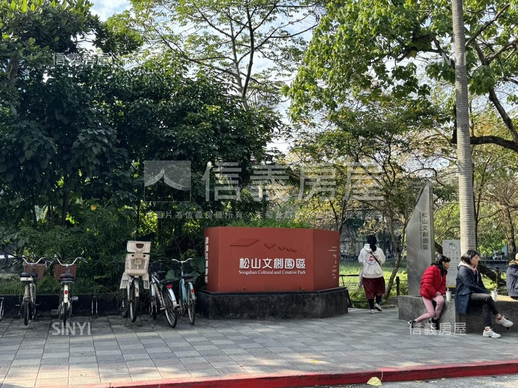 大巨蛋三角窗店面房屋室內格局與周邊環境