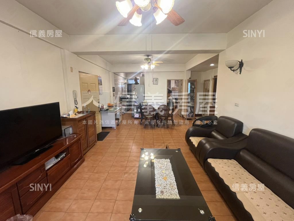 三面採光河畔景觀美公寓房屋室內格局與周邊環境